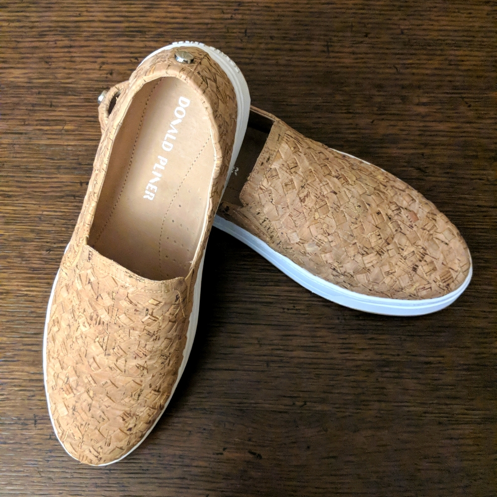 Donald Pliner tan Rally sneaker